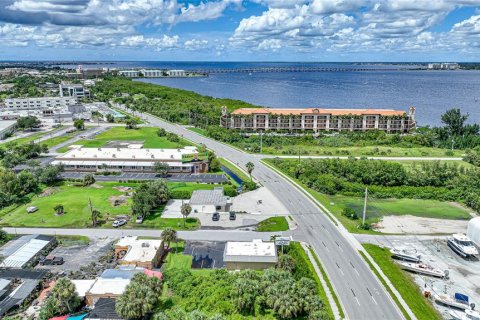 Commercial property in Punta Gorda, Florida 89.19 sq.m. № 1366566 - photo 27