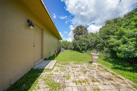 Commercial property in Punta Gorda, Florida 89.19 sq.m. № 1366566 - photo 5