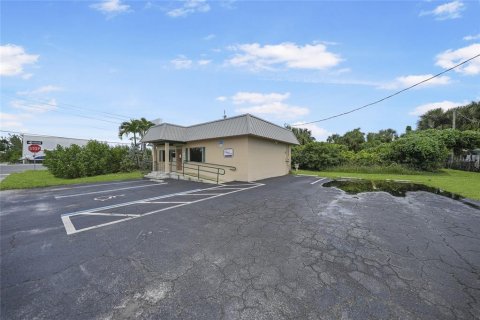 Commercial property in Punta Gorda, Florida 89.19 sq.m. № 1366566 - photo 2