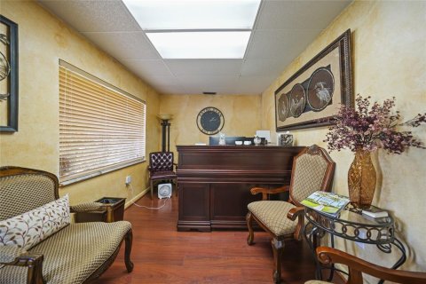 Commercial property in Punta Gorda, Florida 89.19 sq.m. № 1366566 - photo 9