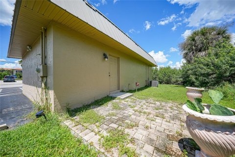 Commercial property in Punta Gorda, Florida 89.19 sq.m. № 1366566 - photo 4