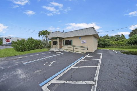 Commercial property in Punta Gorda, Florida 89.19 sq.m. № 1366566 - photo 3