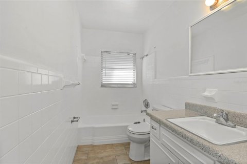Villa ou maison à louer à Winter Park, Floride: 3 chambres, 165.55 m2 № 2323211 - photo 30