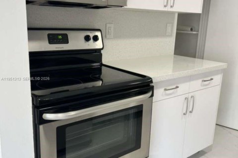 Купить кондоминиум в Майами-Спрингс, Флорида 2 спальни, 97.83м2, № 2006594 - фото 5