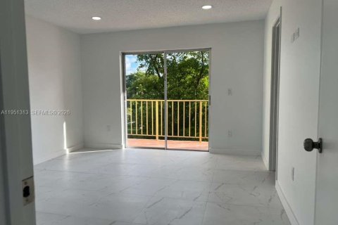 Купить кондоминиум в Майами-Спрингс, Флорида 2 спальни, 97.83м2, № 2006594 - фото 7