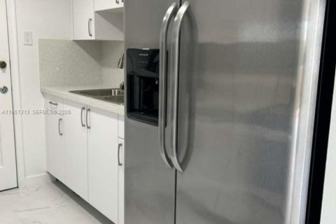 Купить кондоминиум в Майами-Спрингс, Флорида 2 спальни, 97.83м2, № 2006594 - фото 4