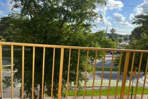 Купить кондоминиум в Майами-Спрингс, Флорида 2 спальни, 97.83м2, № 2006594 - фото 16