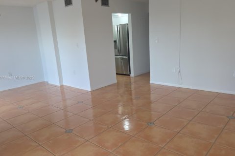 Condo in Miami, Florida, 3 bedrooms  № 2014586 - photo 8