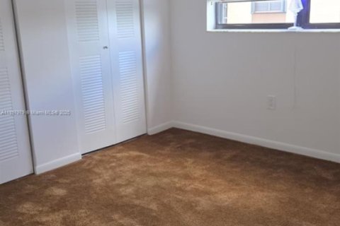 Condo in Miami, Florida, 3 bedrooms  № 2014586 - photo 20