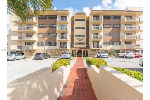 Condo à Miami, Floride, 3 chambres  № 2014586