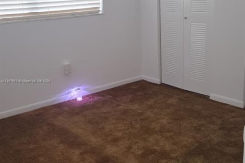 Condo in Miami, Florida, 3 bedrooms  № 2014586 - photo 14