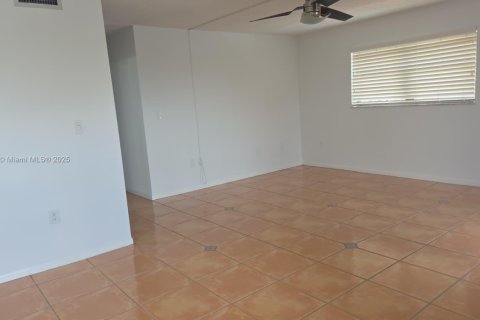 Condo in Miami, Florida, 3 bedrooms  № 2014586 - photo 6