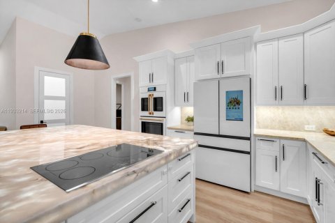 Купить виллу или дом в Локсахатчи-Гроувс, Флорида 4 спальни, 190.17м2, № 2054714 - фото 8