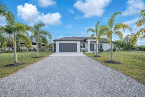 Casa en Loxahatchee Groves, Florida 4 dormitorios, 190.17 m2 № 2054714