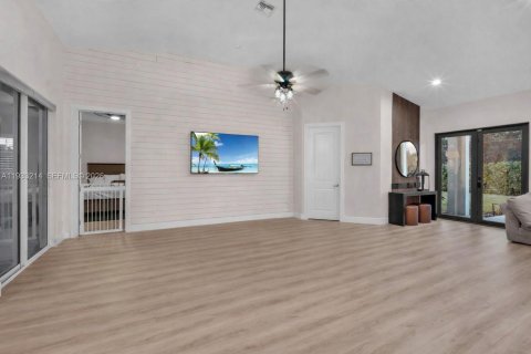 Купить виллу или дом в Локсахатчи-Гроувс, Флорида 4 спальни, 190.17м2, № 2054714 - фото 19