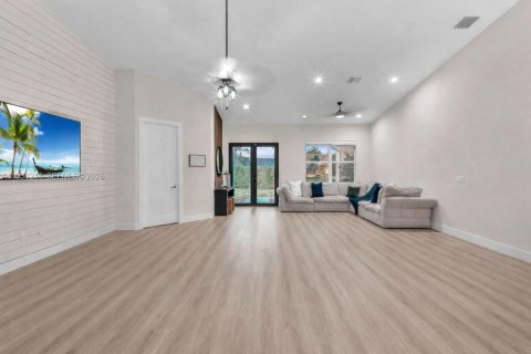 Купить виллу или дом в Локсахатчи-Гроувс, Флорида 4 спальни, 190.17м2, № 2054714 - фото 16