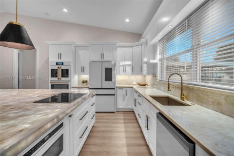 Купить виллу или дом в Локсахатчи-Гроувс, Флорида 4 спальни, 190.17м2, № 2054714 - фото 6