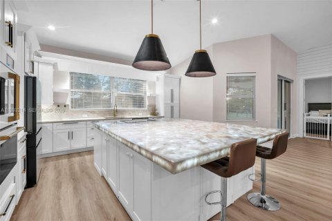 Купить виллу или дом в Локсахатчи-Гроувс, Флорида 4 спальни, 190.17м2, № 2054714 - фото 10