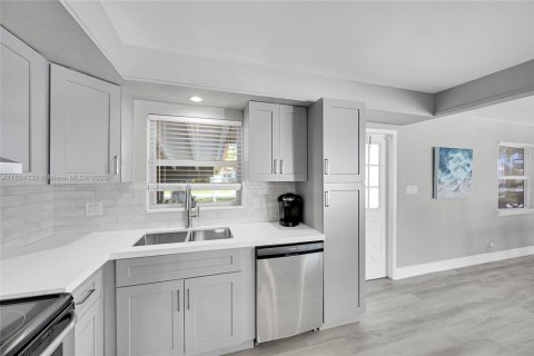 Villa ou maison à vendre à Fort Lauderdale, Floride: 4 chambres № 1728164 - photo 7