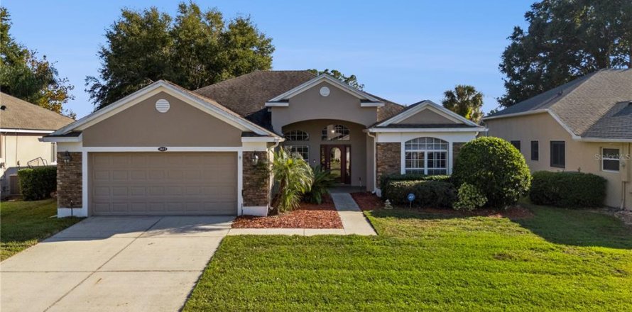 Casa en Clermont, Florida 4 dormitorios, 210.14 m2 № 2151408