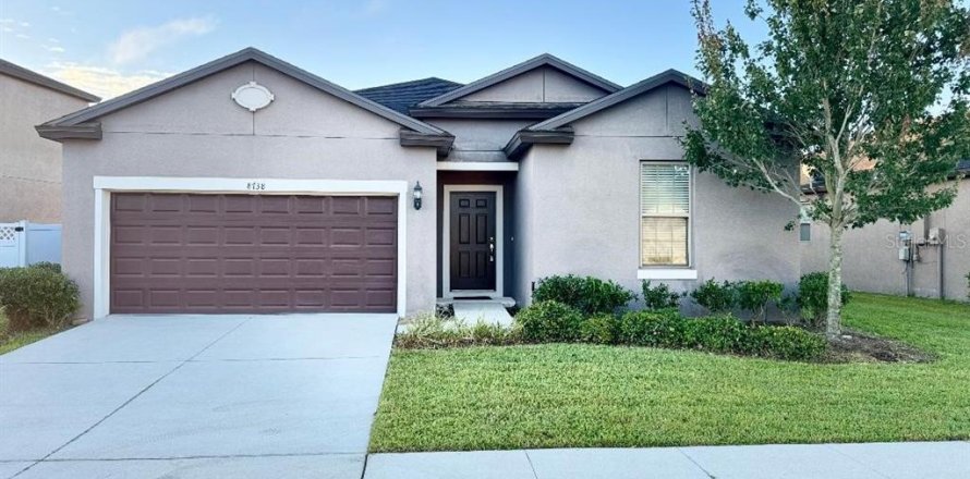 Casa en Polk City, Florida 3 dormitorios, 156.08 m2 № 1908658