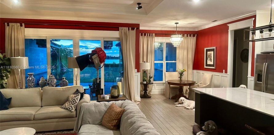 House in Loxahatchee Groves, Florida 4 bedrooms, 278.8 sq.m. № 1822010