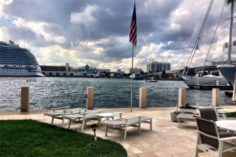 Condominio en alquiler en Fort Lauderdale, Florida, 1 dormitorio, 65.03 m2 № 2022529 - foto 5