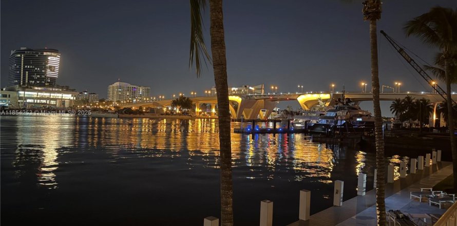 Кондоминиум с 1 спальней в Форт-Лодердейл, Флорида № 2022529