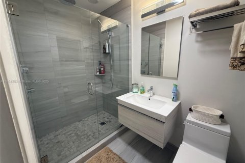 Снять в аренду кондоминиум в Форт-Лодердейл, Флорида 1 спальня, 65.03м2, № 2022529 - фото 4