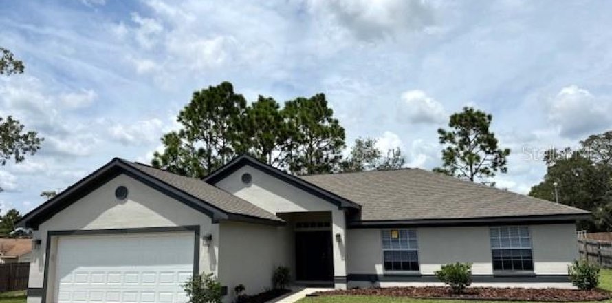 Villa ou maison à Spring Hill, Floride 4 chambres, 162.95 m2 № 1910600