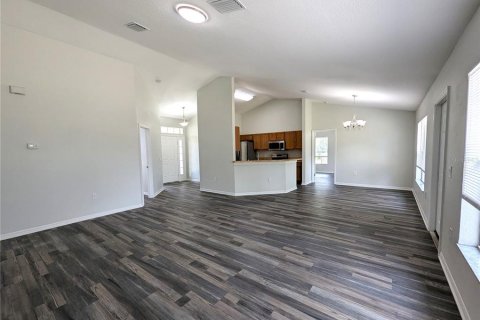 Villa ou maison à vendre à Spring Hill, Floride: 4 chambres, 162.95 m2 № 1910600 - photo 5