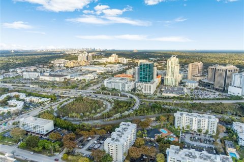 Commercial property in Miami, Florida № 2034081 - photo 5