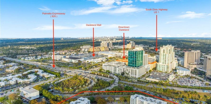 Commercial property in Miami, Florida № 2034081