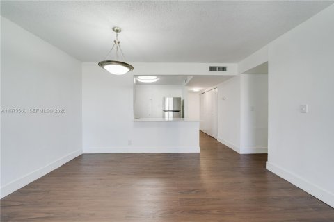 Commercial property in Miami, Florida № 2034081 - photo 15