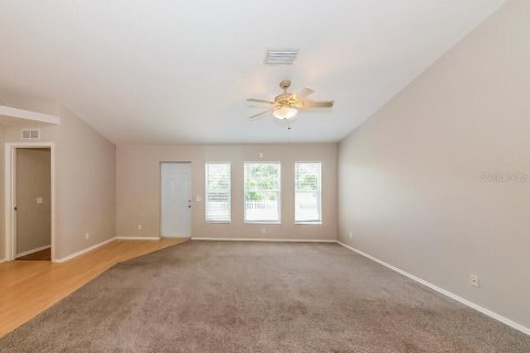 Villa ou maison à louer à Bradenton, Floride: 3 chambres, 168.34 m2 № 1918014 - photo 4