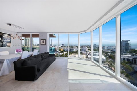 Condo in Miami Beach, Florida, 3 bedrooms  № 1936784 - photo 17