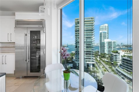 Condo in Miami Beach, Florida, 3 bedrooms  № 1936784 - photo 22