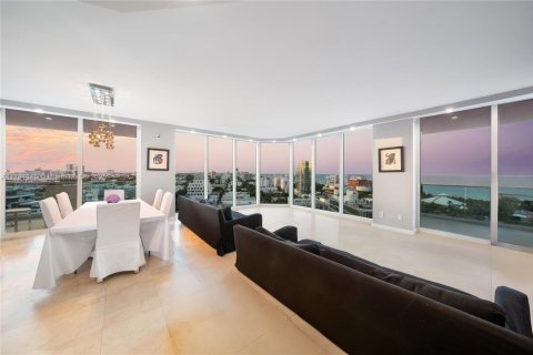 Condo in Miami Beach, Florida, 3 bedrooms  № 1936784 - photo 5