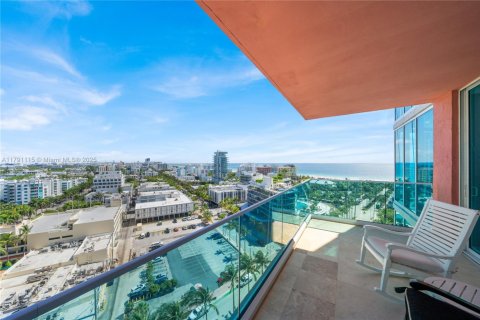 Condo in Miami Beach, Florida, 3 bedrooms  № 1936784 - photo 21