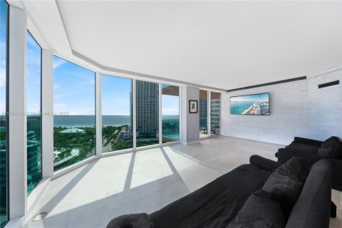 Condo in Miami Beach, Florida, 3 bedrooms  № 1936784 - photo 15