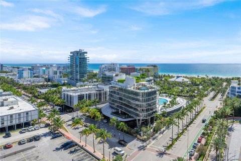 Condo in Miami Beach, Florida, 3 bedrooms  № 1936784 - photo 16