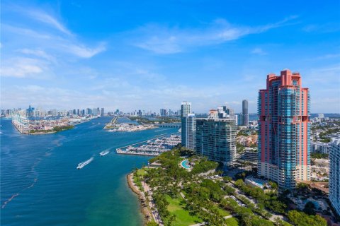 Condo in Miami Beach, Florida, 3 bedrooms  № 1936784 - photo 13