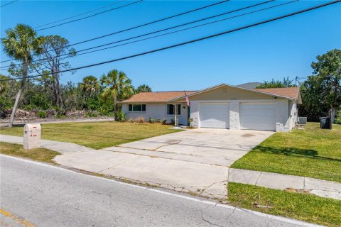 Casa en Port Richey, Florida 2 dormitorios, 120.4 m2 № 2131250