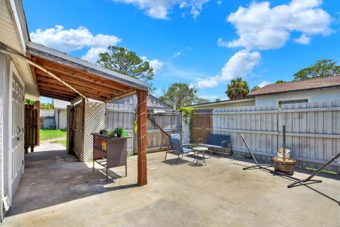 House in Port Richey, Florida 2 bedrooms, 76.64 sq.m. № 1838040 - photo 20