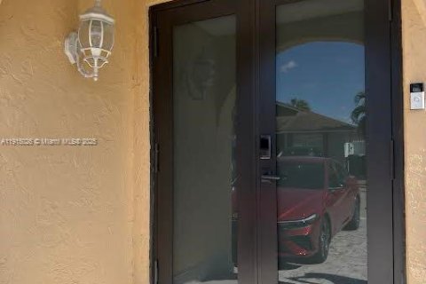 Villa ou maison à vendre à Miami, Floride: 3 chambres, 131.92 m2 № 1970208 - photo 16