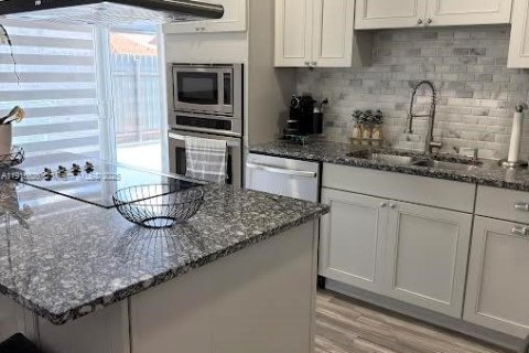 Villa ou maison à vendre à Miami, Floride: 3 chambres, 131.92 m2 № 1970208 - photo 5