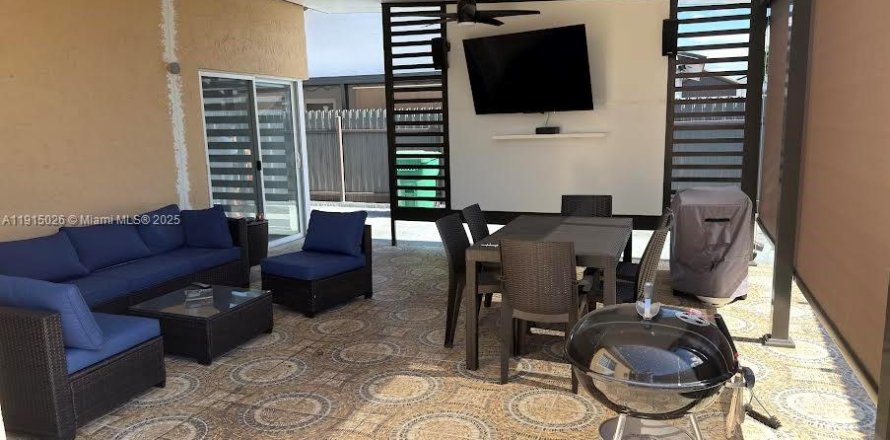 Villa ou maison à Miami, Floride 3 chambres, 131.92 m2 № 1970208