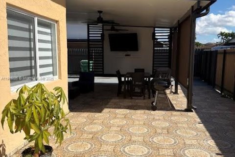 Villa ou maison à vendre à Miami, Floride: 3 chambres, 131.92 m2 № 1970208 - photo 10