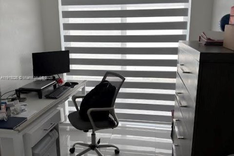 Villa ou maison à vendre à Miami, Floride: 3 chambres, 131.92 m2 № 1970208 - photo 15