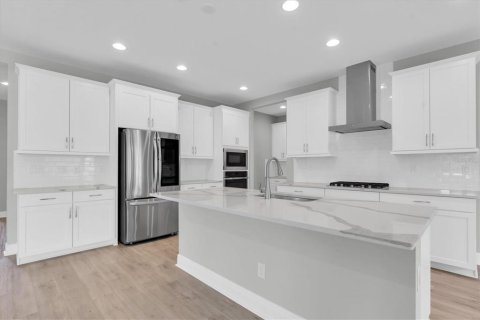 House in Odessa, Florida 4 bedrooms, 295.62 sq.m. № 1858081 - photo 12